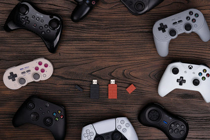 Adaptador Inalámbrico 8BitDo USB Adapter 2 para Nintendo Switch, Switch 2, PC, Playstation, XBOX Color Red